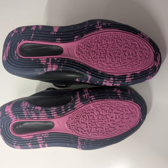 Black and Pink Nikes - Size 2Y - Picture 3 of 3